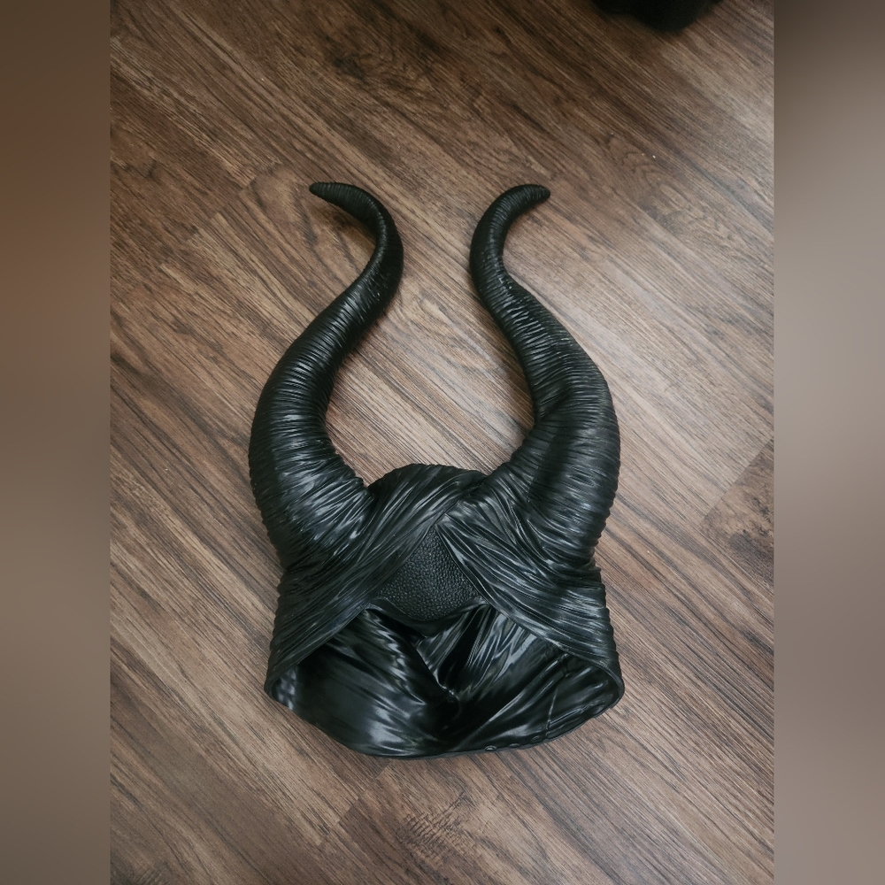 Maleficient Head Piece